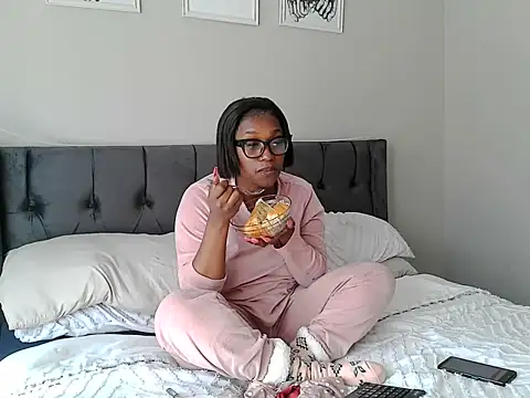 MissLaToYa online show from 06/28/26, 12:00