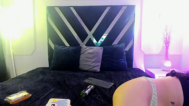 Miiarouse   online show from 06/11/26, 04:21