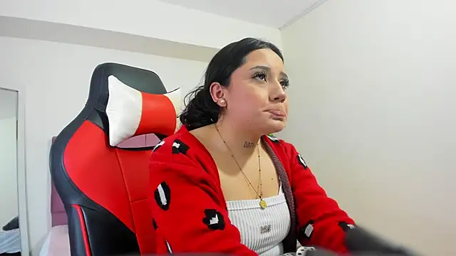 Miiarouse   online show from 06/21/26, 04:04