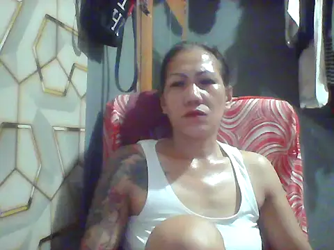 Snapshot of pinayheartaker chatting on 06/15/26, 12:51 pinayheartaker online show from 06/15/26, 12:51