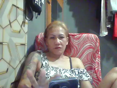 Snapshot of pinayheartaker chatting on 06/23/26, 02:37 pinayheartaker online show from 06/23/26, 02:37