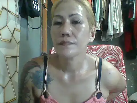 Snapshot of pinayheartaker chatting on 07/06/26, 04:20 pinayheartaker online show from 07/06/26, 04:20