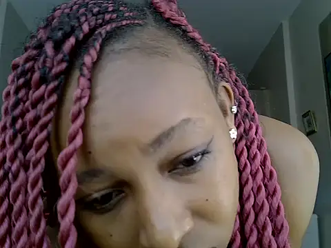 cocolaurah online show from 06/07/26, 11:36