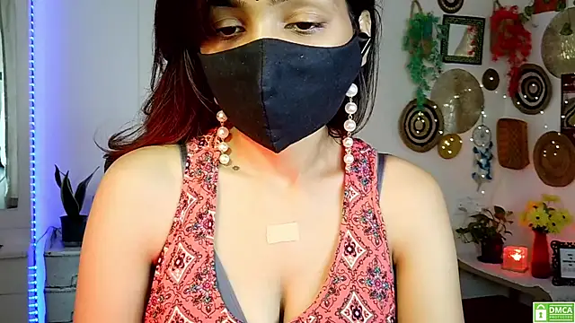 Yalinahotty online show from 06/13/26, 04:21