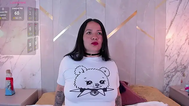 Snapshot of AlmaRose__ chatting on 06/19/26, 08:01 AlmaRose online show from 06/19/26, 08:01