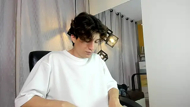 Marcoviolet online show from 06/24/26, 07:46
