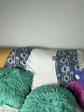 Snapshot of kloee_kann chatting on 07/09/26, 12:15 kloee kann online show from 07/09/26, 12:15