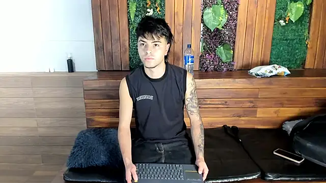 FedeViale online show from 06/30/26, 04:02