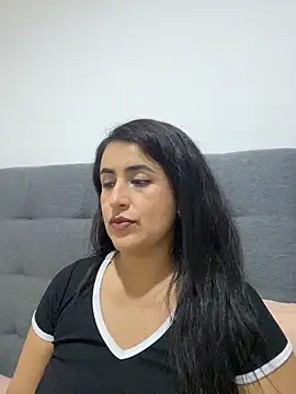 Snapshot of MADAMELUNAXXX chatting on 06/12/26, 03:27 MADAMELUNAXXX online show from 06/12/26, 03:27