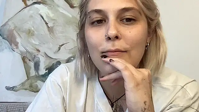 Snapshot of Ella_Bloom chatting on 07/03/26, 01:06 Ella Bloom online show from 07/03/26, 01:06