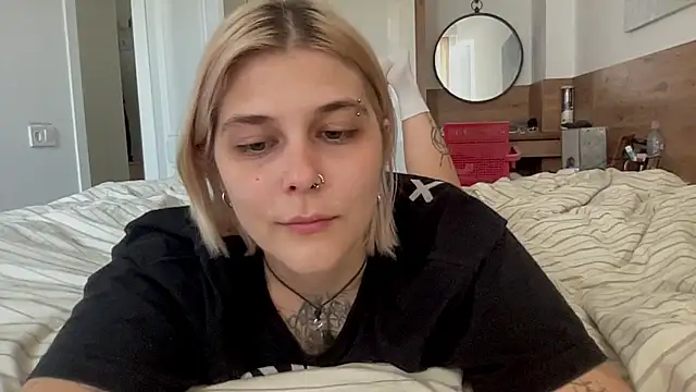 Snapshot of Ella_Bloom chatting on 07/11/26, 10:07 Ella Bloom online show from 07/11/26, 10:07