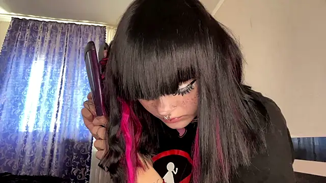 HolyCute online show from 05/31/26, 12:34