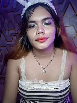 Snapshot of mikhay101 chatting on 06/10/26, 05:45 mikhay101 online show from 06/10/26, 05:45