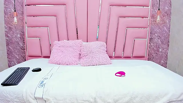 TinyKataleya online show from 06/01/26, 11:34