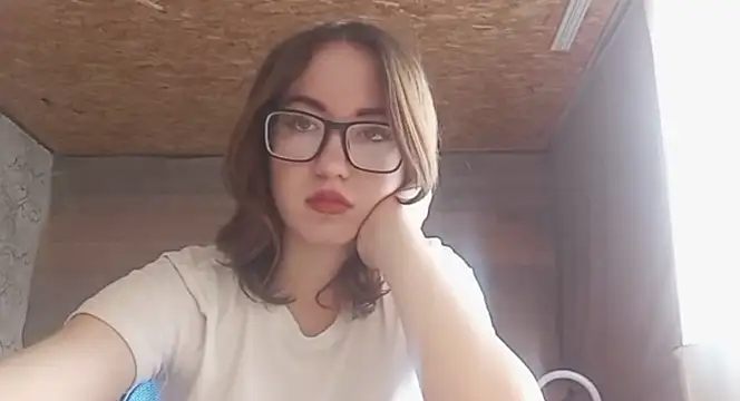 OliviaMoment online show from 06/01/26, 09:44