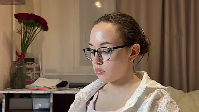 KiraKiss7 online show from 06/04/26, 07:20