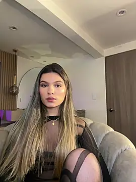 Snapshot of emilyvex chatting on 06/20/26, 02:03 emilyvex online show from 06/20/26, 02:03