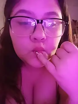 Snapshot of VeryGirlhot chatting on 07/18/26, 05:33 VeryGirlhot online show from 07/18/26, 05:33