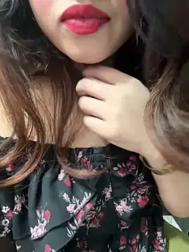 Yours riya11 online show from 06/11/26, 12:32