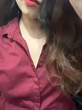 Yours riya11 online show from 06/16/26, 06:54
