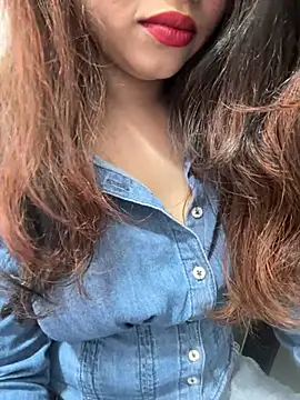 Yours riya11 online show from 06/19/26, 06:56