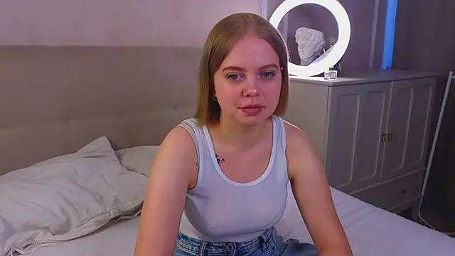 RebeccaCruz online show from 06/07/26, 07:34