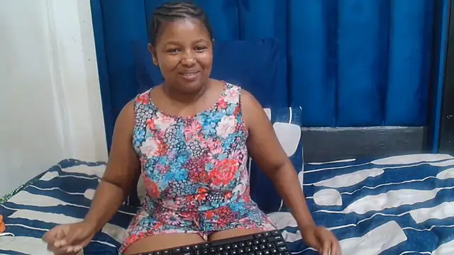 Mellowkittyyellow online show from 06/14/26, 04:42