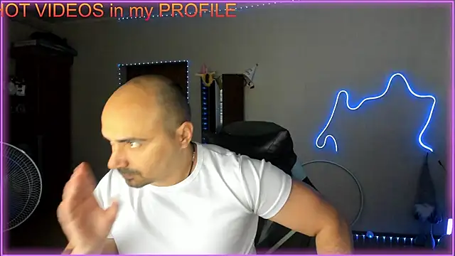 Snapshot of -SexyDaddy- chatting on 06/04/26, 04:24 -SexyDaddy- online show from 06/04/26, 04:24