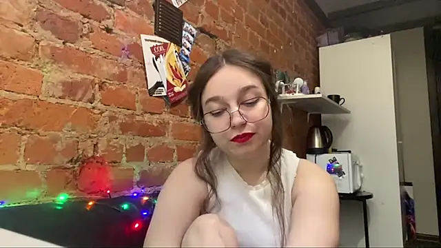 DaliLove online show from 05/31/26, 05:42