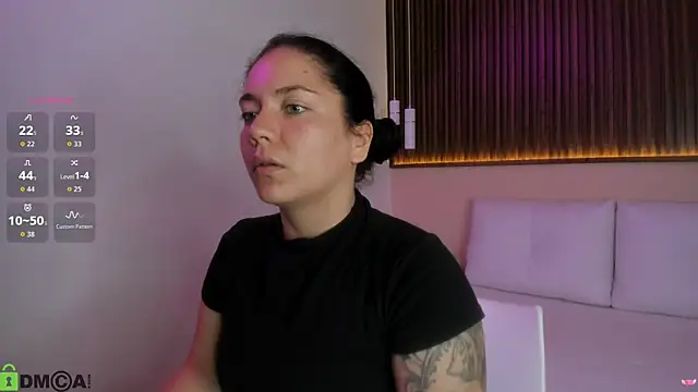 Snapshot of rebecaa_grey chatting on 07/04/26, 02:01 rebecaa grey online show from 07/04/26, 02:01