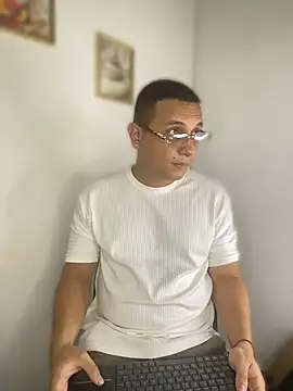 TomasStyl   online show from 06/01/26, 07:48