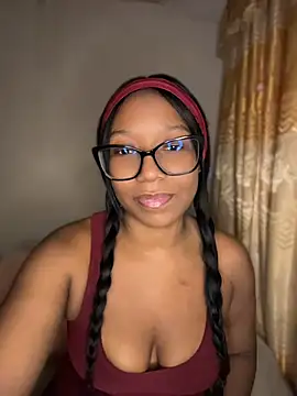 Snapshot of chell_iivy chatting on 07/12/26, 05:31 chell iivy online show from 07/12/26, 05:31