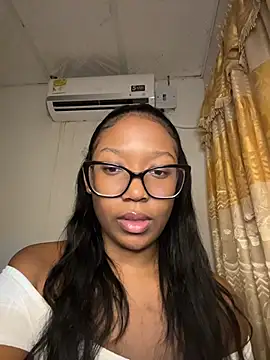 Snapshot of chell_iivy chatting on 07/17/26, 06:09 chell iivy online show from 07/17/26, 06:09