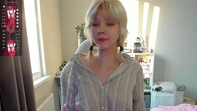 voguecaroline online show from 06/11/26, 05:44