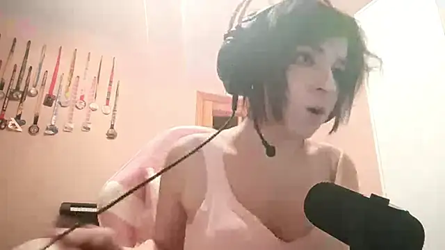 bunnyhoneylovehands online show from 06/18/26, 06:01