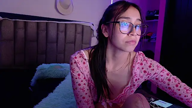 BurbujaXoxo online show from 06/08/26, 01:28