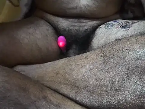 Snapshot of indiboy009 chatting on 12/25/24, 02:03 indiboy009 online show from 12/25/24, 02:03