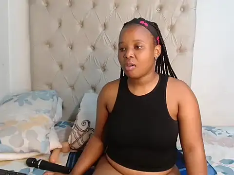 Lihle 00 online show from 06/24/26, 03:11