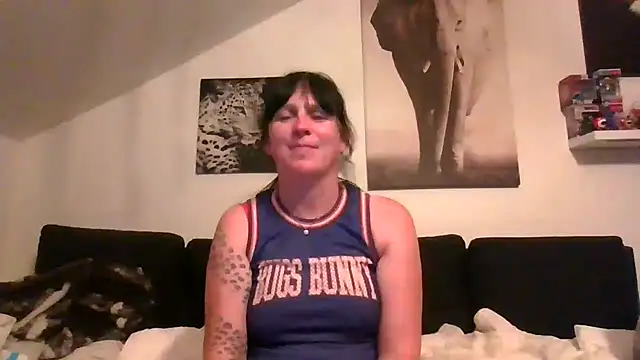 Snapshot of sexujuly88 chatting on 07/13/26, 08:44 sexujuly88 online show from 07/13/26, 08:44