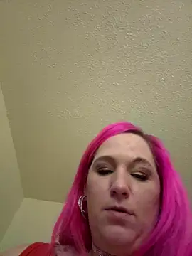Snapshot of DanielleVineyard chatting on 06/28/26, 05:35 DanielleVineyard online show from 06/28/26, 05:35