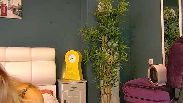 Tiny Tease online show from 07/02/26, 08:15