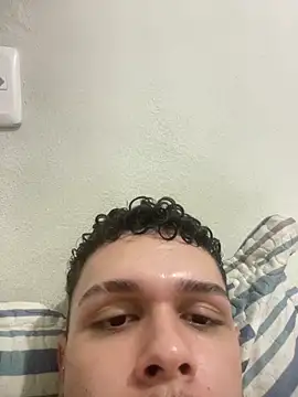 pedrovst01 online show from 06/01/26, 02:02