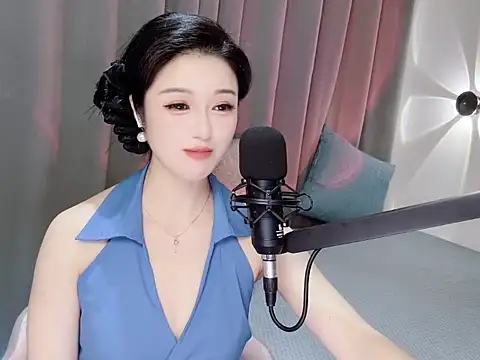 Momo-Wow online show from 06/02/26, 06:37