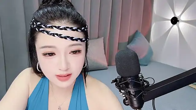 Momo-Wow online show from 06/22/26, 06:32