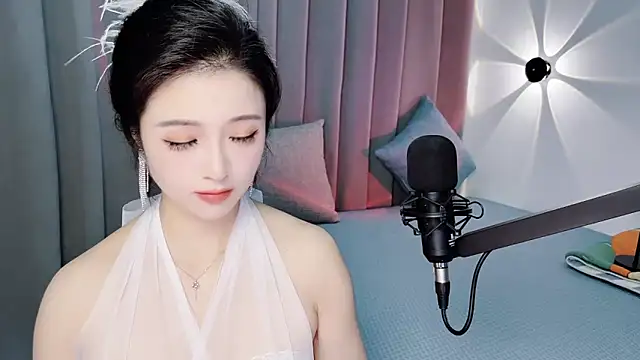 Momo-Wow online show from 06/23/26, 05:49