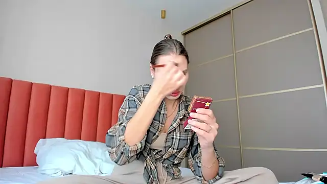 SofiClimbing online show from 12/25/24, 05:37