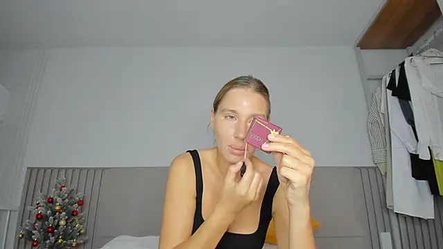 SofiClimbing online show from 12/16/25, 03:55