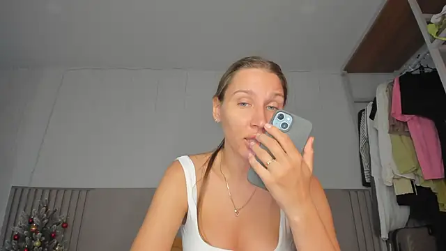 SofiClimbing online show from 01/12/26, 03:01