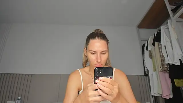 SofiClimbing online show from 03/08/26, 02:59