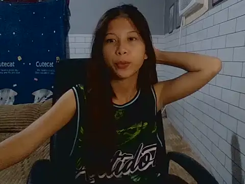 Snapshot of Freshxxcherryxoxo chatting on 06/04/26, 10:32 Freshxxcherryxoxo online show from 06/04/26, 10:32
